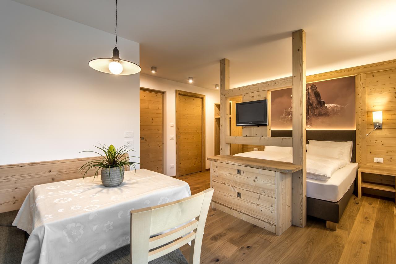 Garni Larix Hotel Colfosco Bagian luar foto